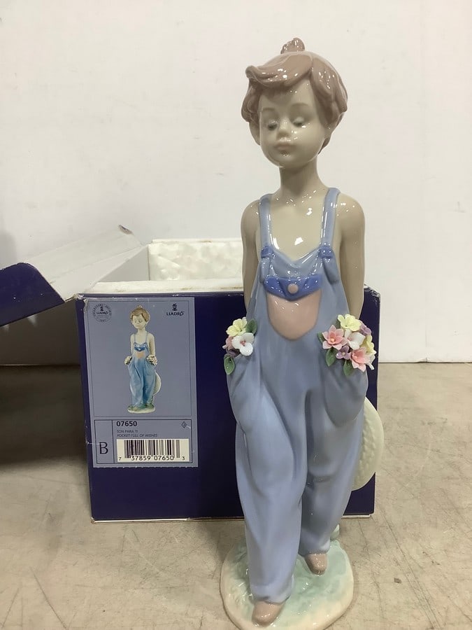 Pocket Full of Wishes Ceramic Lladro Figure - 07650 (10.5in Tall) (1 of 1)