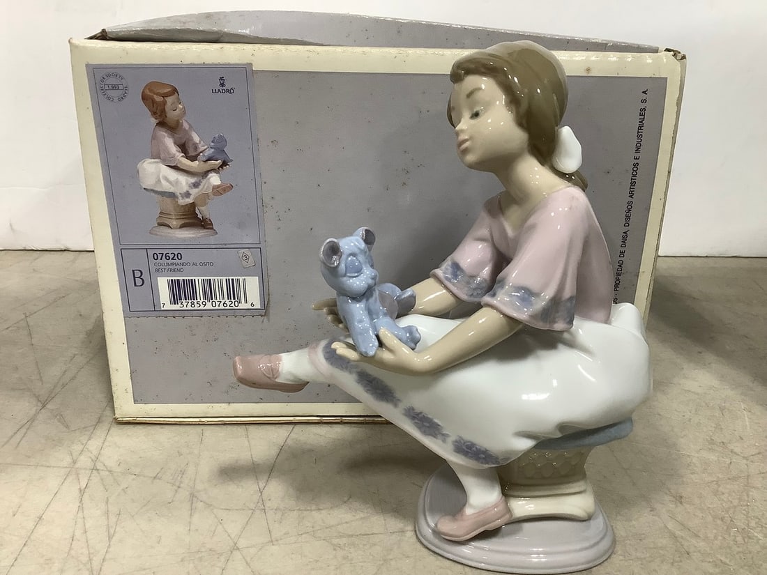Best Friend Ceramic Lladro Figure - 07620 (7in Tall) (1 of 1)