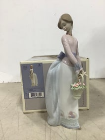 Basket of Love Ceramic Lladro Figure - 07622 (10in Tall)
