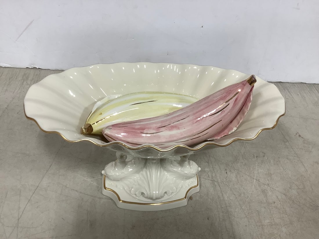 Lenox bowl with ceramic bananas: Lenox bowl with ceramic bananas