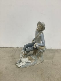 Lladro fine porcelain collectible statue(7.75in.tall)