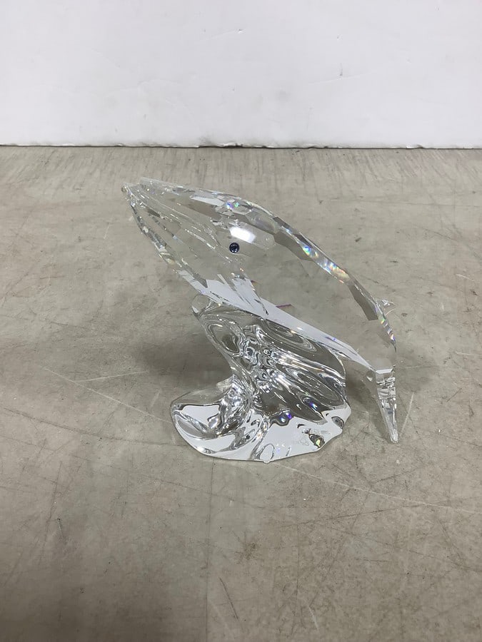 Crystal cut glass dolphin(4in.tall): Crystal cut glass dolphin(4in.tall)