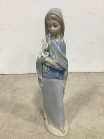 Lladro fine porcelain collectible statue(9.5in.tall)