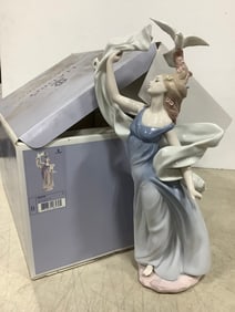 Lladro Inspiration Millenium New Horizons porcelain collectible statue(15.5in.tall-has damage on
