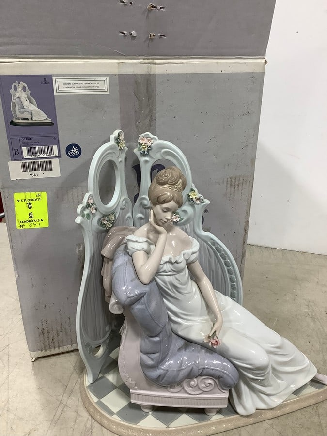 Lladro porcelain Promises of Love collectible statue(13.5in.tall) (1 of 1)