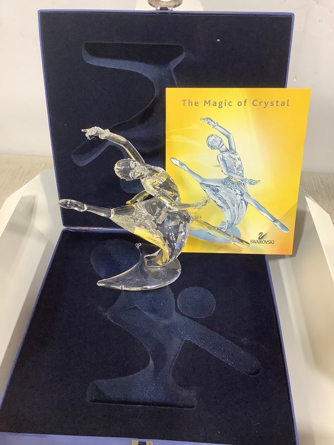 Swavorski The Magic of Crystal Anna 2004 collectible statue with COA(7.5in.tall): Swavorski The Magic of Crystal Anna 2004 collectible statue with COA(7.5in.tall)