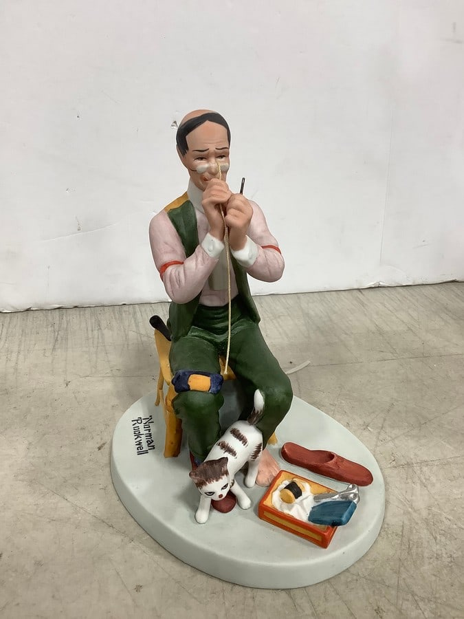 Man Threading a Needle Norman Rockwell porcelain figure(6.5in.tall): Man Threading a Needle Norman Rockwell porcelain figure(6.5in.tall)