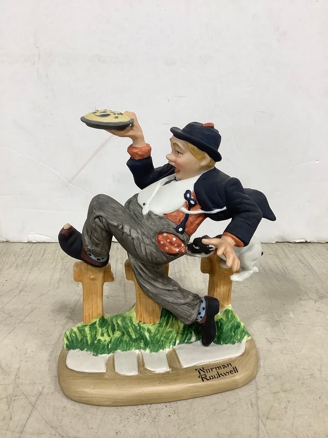 Norman Rockwell Caught in the Act porcelain figure(6.5in.tall): Norman Rockwell Caught in the Act porcelain figure(6.5in.tall)