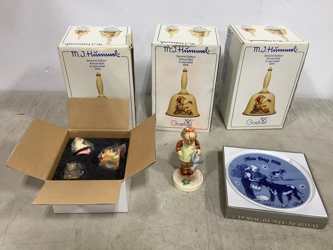 Goebel 1979 annual bells, Goebel statue(4.25in.tall), and more: Goebel 1979 annual bells, Goebel statue(4.25in.tall), and more