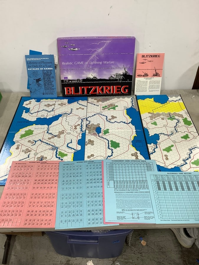 Vintage Blitzkrieg war game: Vintage Blitzkrieg war game