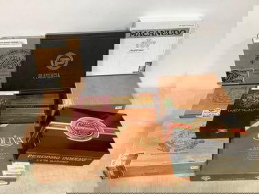 Various cigar boxes