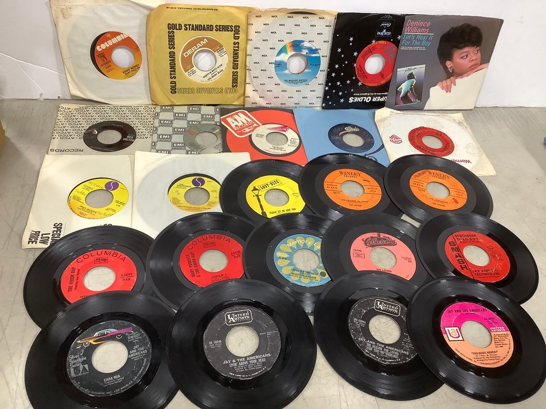 Vintage 45's(Deniece Williams, The Jesters, and more): Vintage 45's(Deniece Williams, The Jesters, and more)