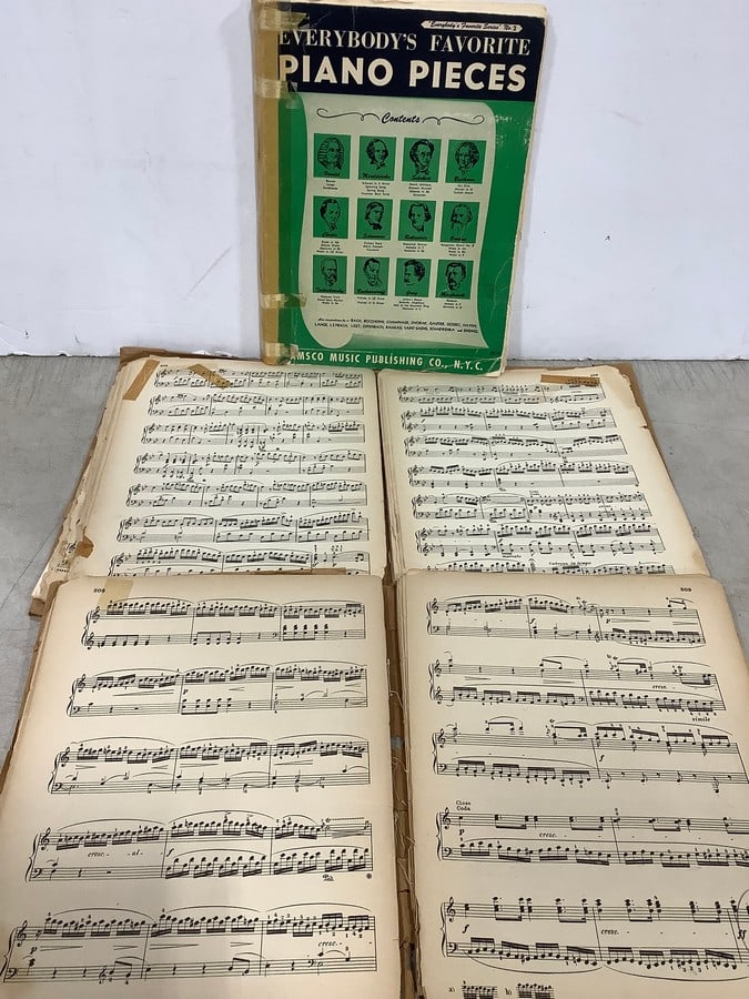 Vintage music sheets: Vintage music sheets
