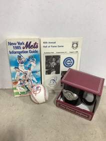 NY Yankees World Series pewter mug, NY Mets 1985 information guide, 45th annual hall of fame game