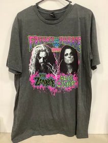 Freaks Parade tshirt(XL)