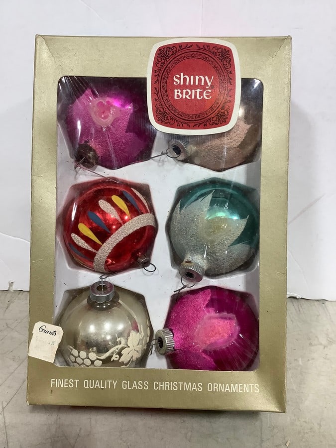 Vintage Shiny Brite Glass Christmas Tree Ornaments: Vintage Shiny Brite Glass Christmas Tree Ornaments