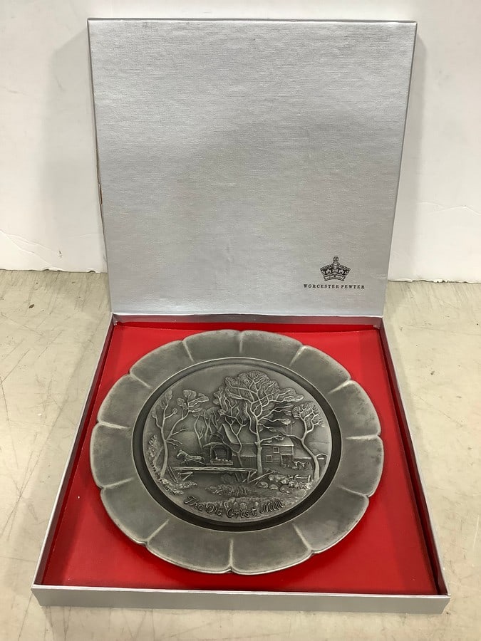 1975 Worcester Pewter 'The Old Grist Mill' Metal Plate: 1975 Worcester Pewter 'The Old Grist Mill' Metal Plate