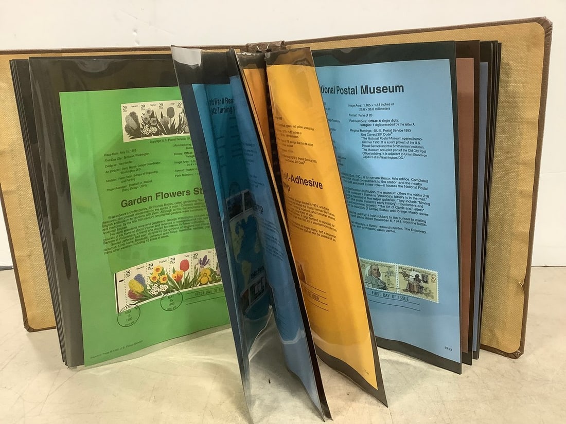 U.S. Commemorative Stamp Book: U.S. Commemorative Stamp Book