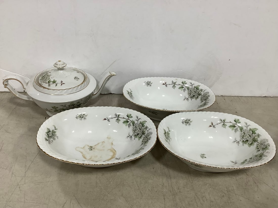 Krautheim Ceramic Bowls and Teapot (Tallest - 6.25in): Krautheim Ceramic Bowls and Teapot (Tallest - 6.25in)