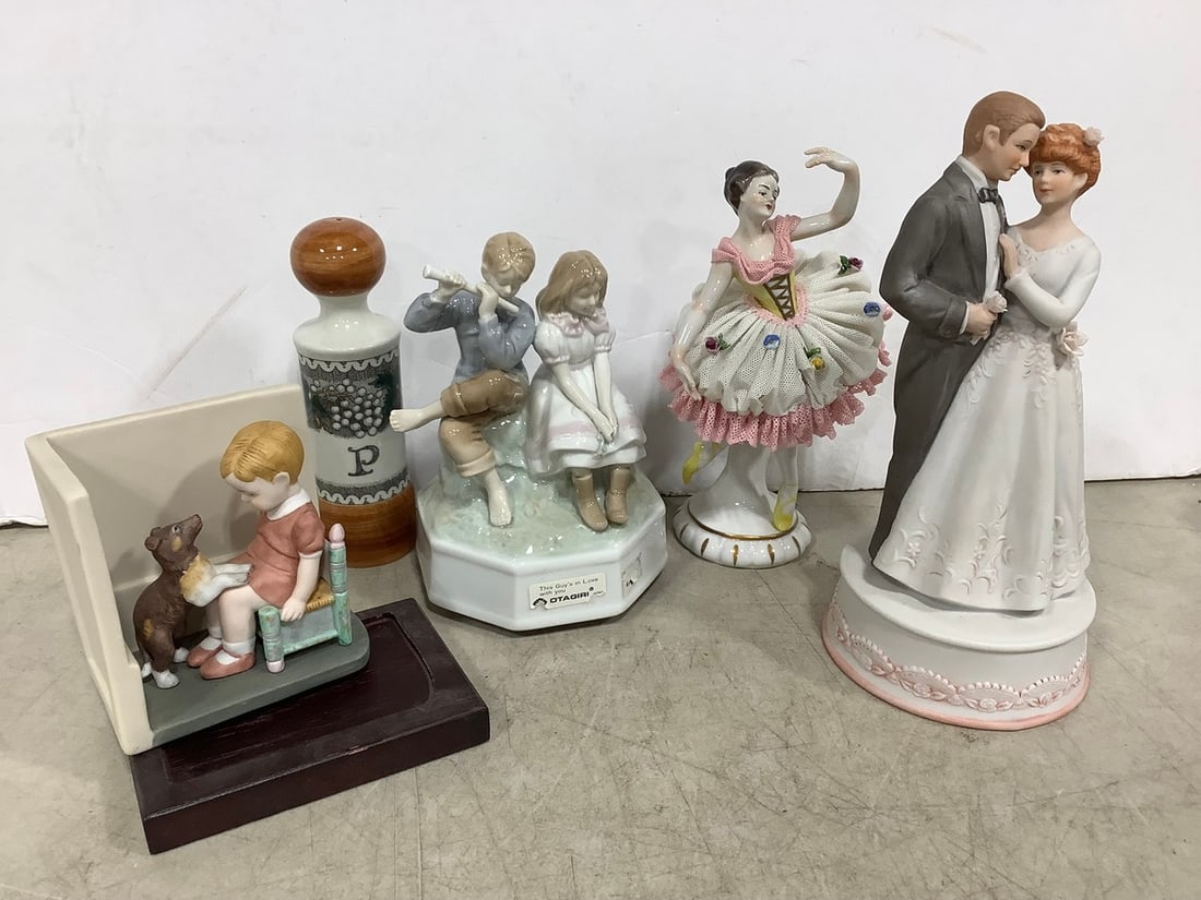 Ceramic Musical Figurines, and other Ceramics (Balliol, Enesco, etc) Tallest - 8in: Ceramic Musical Figurines, and other Ceramics (Balliol, Enesco, etc) Tallest - 8in