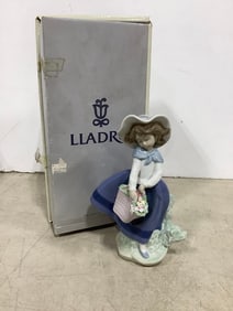 Pretty Pickings porcelain Lladro figure(7.25in.tall)