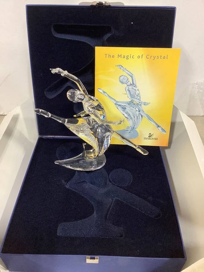 Swavorski The Magic of Crystal Anna 2004 collectible statue with COA: Swavorski The Magic of Crystal Anna 2004 collectible statue with COA
