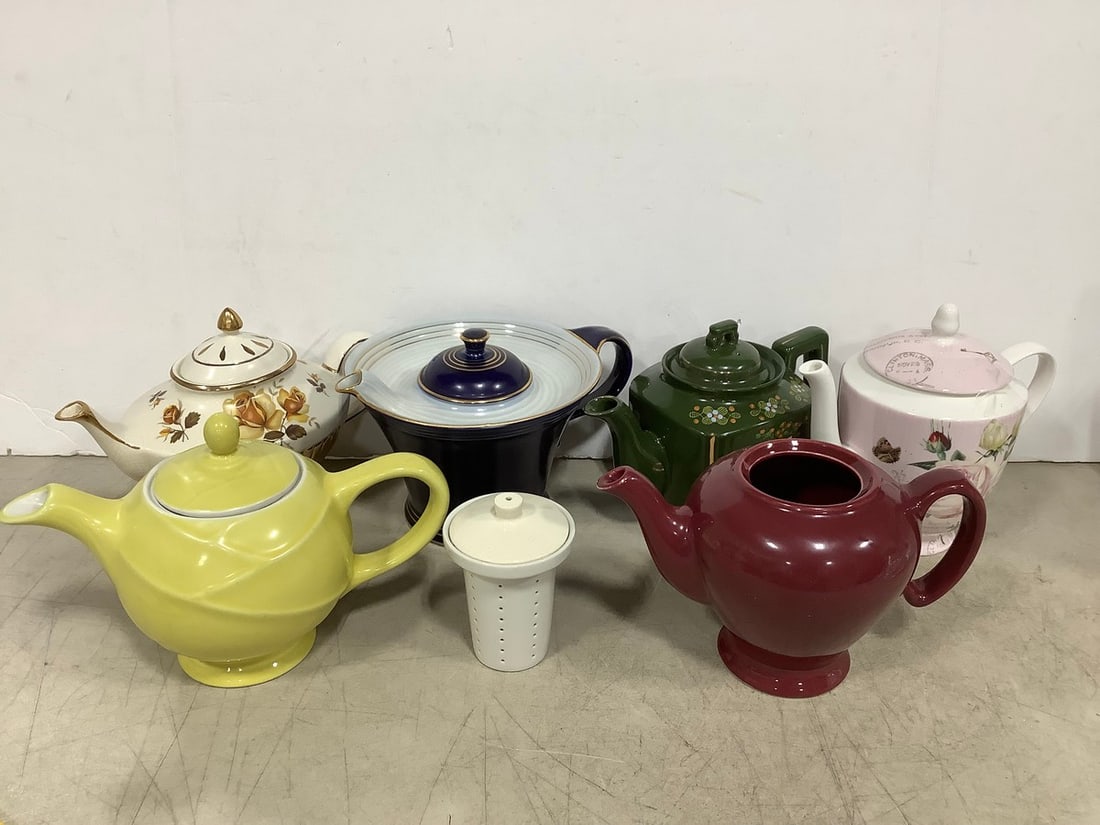 Various teapots(Stechol, McCormick, and more-7.5in.tallest): Various teapots(Stechol, McCormick, and more-7.5in.tallest)