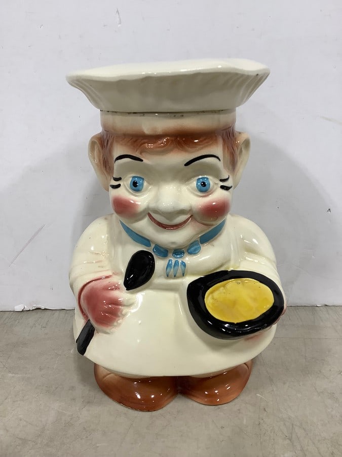 Roseville Cookie Jar (11in Tall) (1 of 1)