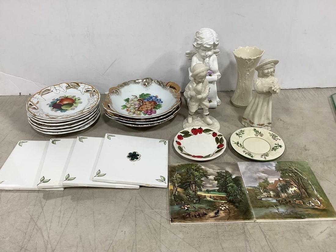 Lenox vase, Lenox statues, Yankee candle dishes, and more(tallest 8.75in.) (1 of 1)