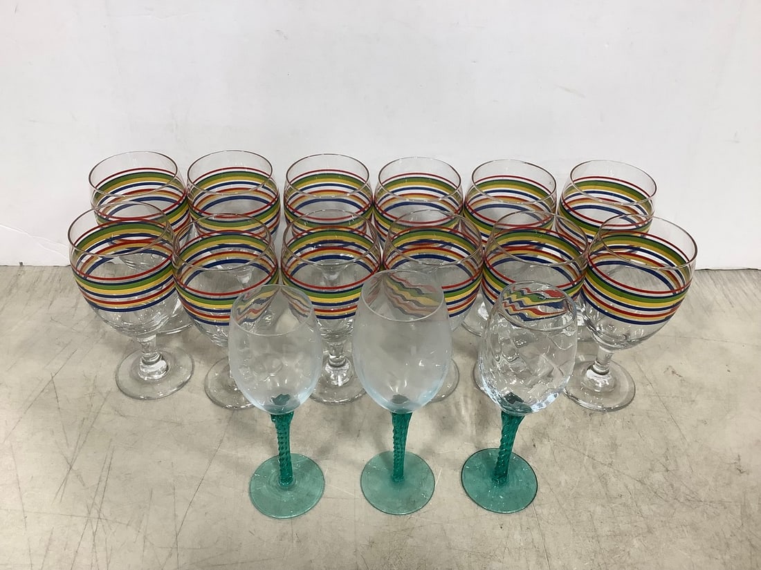 Vintage Libbey fiesta ware goblets and driniking glasses(tallest 8.5in.): Vintage Libbey fiesta ware goblets and driniking glasses(tallest 8.5in.)
