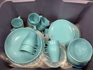 Kitchen dinner plates/cup set