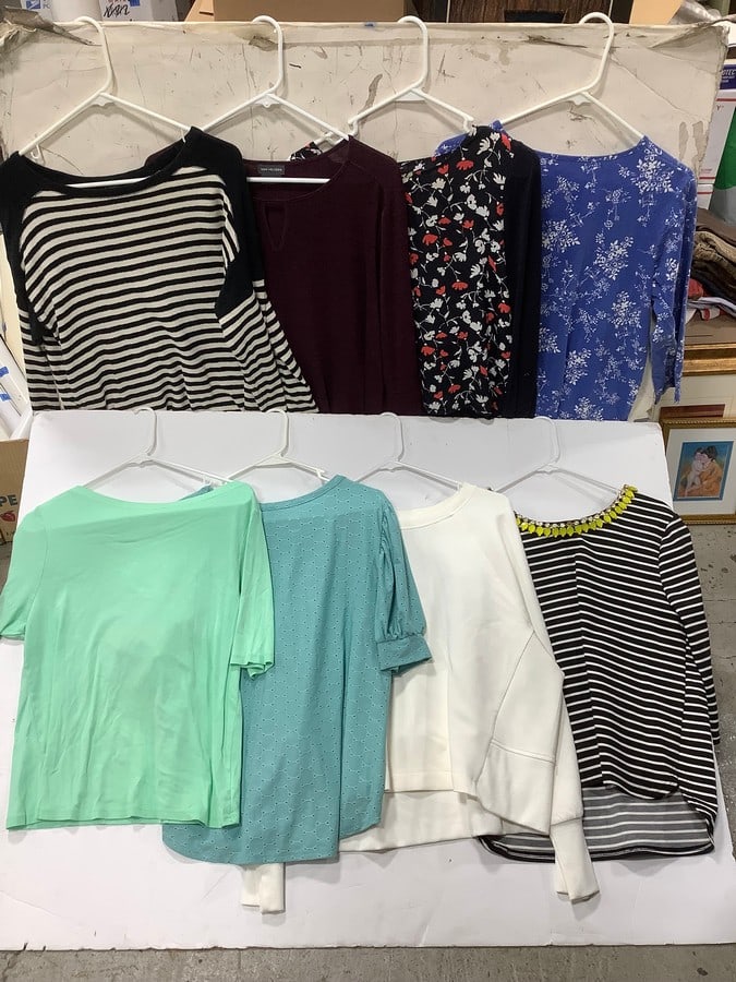 Women's shirts(various sizes): Women's shirts(various sizes)