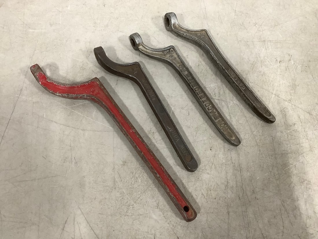 Fireman wrenches (1.5in.): Fireman wrenches (1.5in.)
