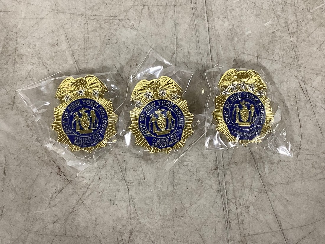 NYPD mini shield lapel pins(Chief of Detectives, Chief of Dept., Police commisioner) (1 of 1)