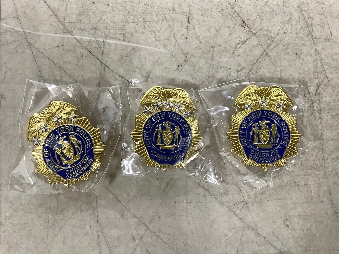 NYPD mini shield lapel pins(Chief of Detectives, Chief of Dept., Police commisioner) (1 of 1)