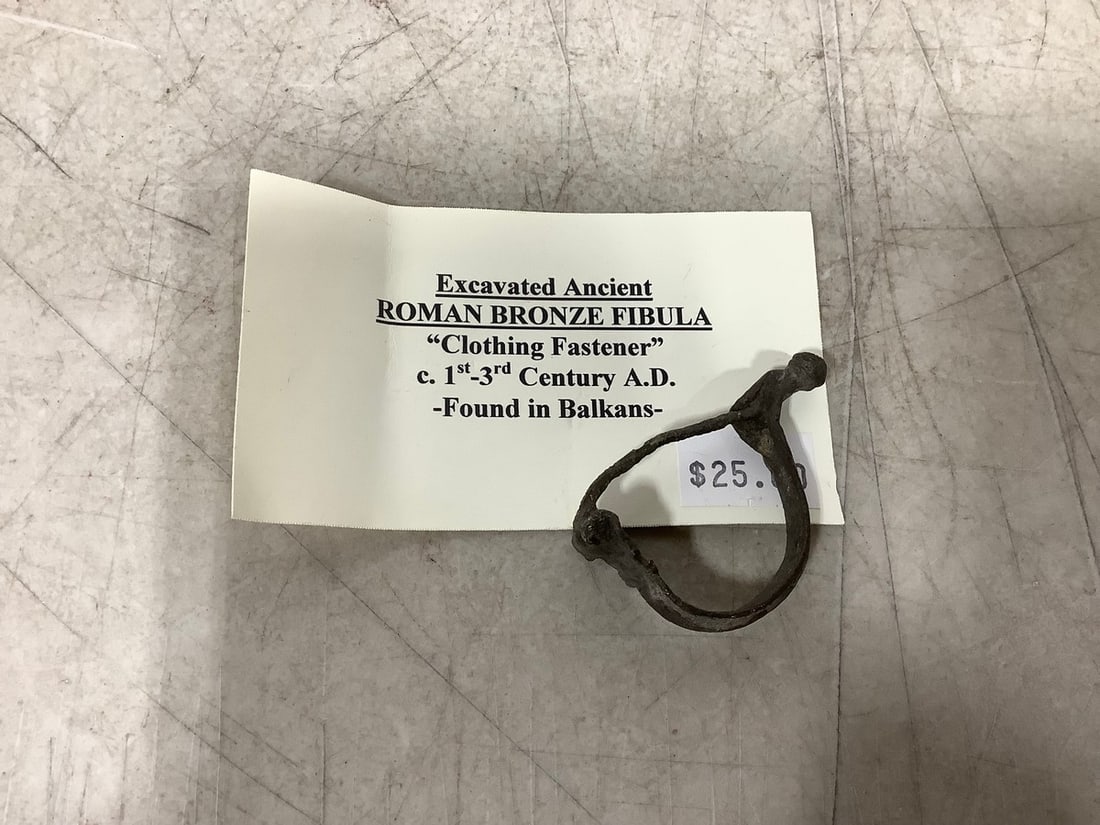 Excavated Ancient Roman Bronze Fibula clothinng fastener(1st-3rd century A.D.): Excavated Ancient Roman Bronze Fibula clothinng fastener(1st-3rd century A.D.)