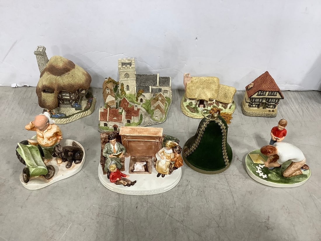 House decor(David Winter collectible statues, Sebastian collectibles, and more) (1 of 1)