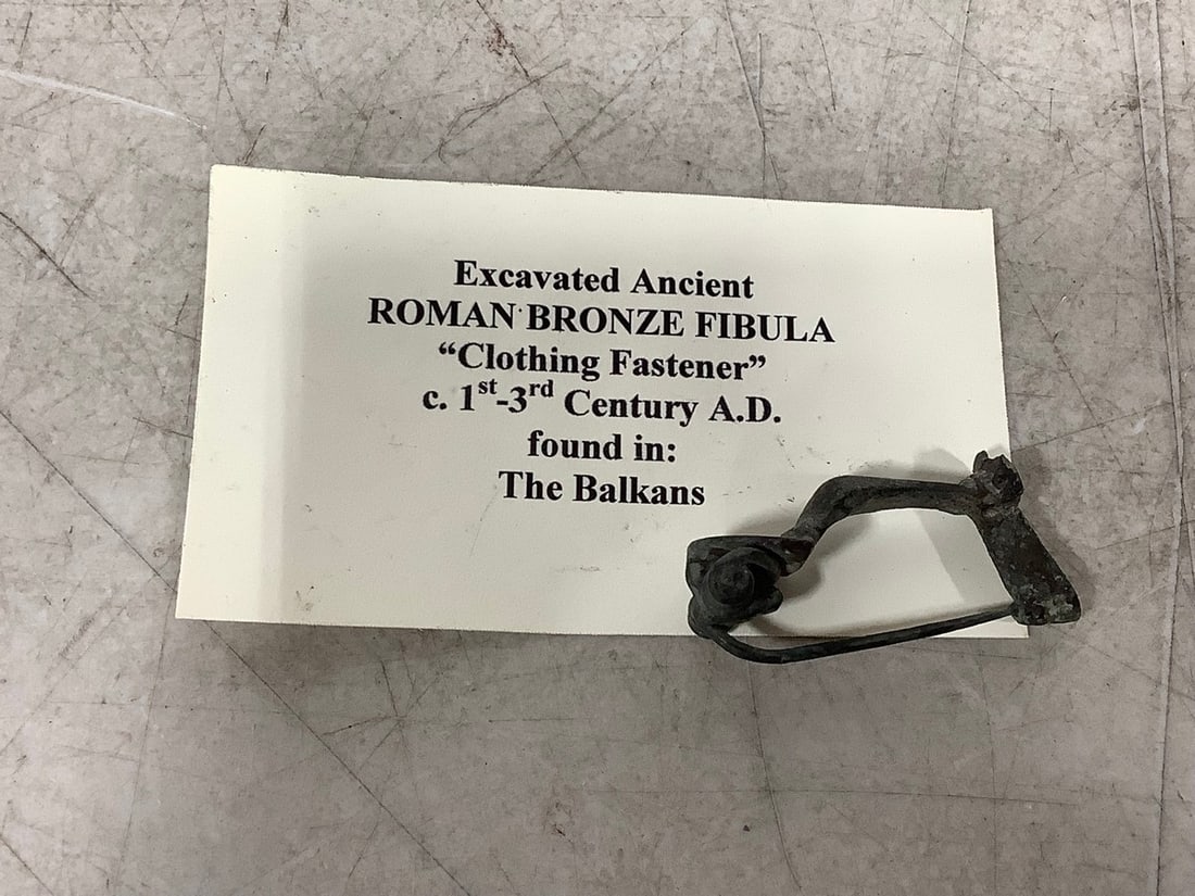 Excavated Ancient Roman Bronze Fibula clothing pin(1st-3rd century A.D.): Excavated Ancient Roman Bronze Fibula clothing pin(1st-3rd century A.D.)