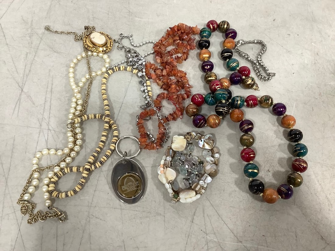 Various Costume Jewelry (Necklaces, Bracelets, etc) (1 of 1)