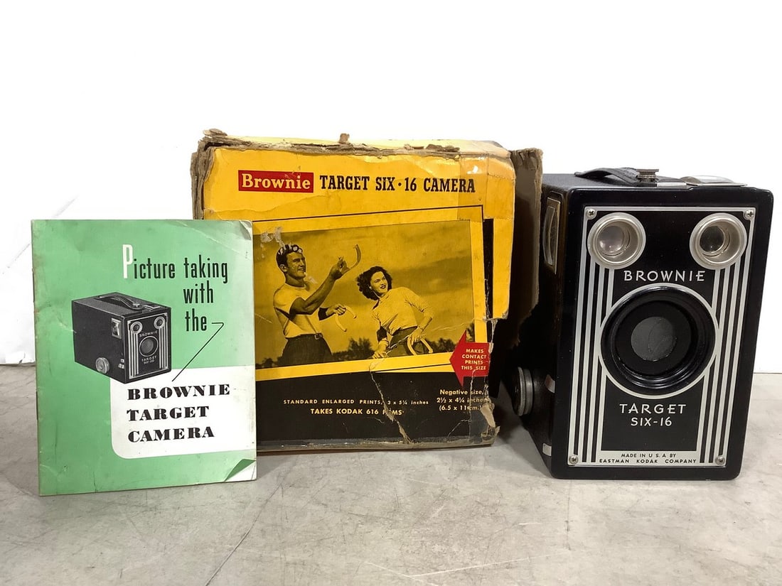 Brownie Kodak Target Six-16 Camera (1 of 1)