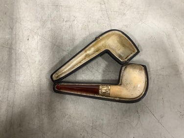 Vintage pipe in case