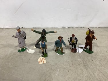 Vintage Britain metal figurines(tallest 3in.)