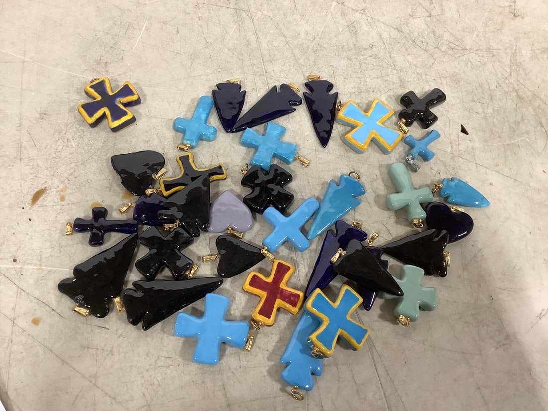 Ceramic crosses/accessories: Ceramic crosses/accessories