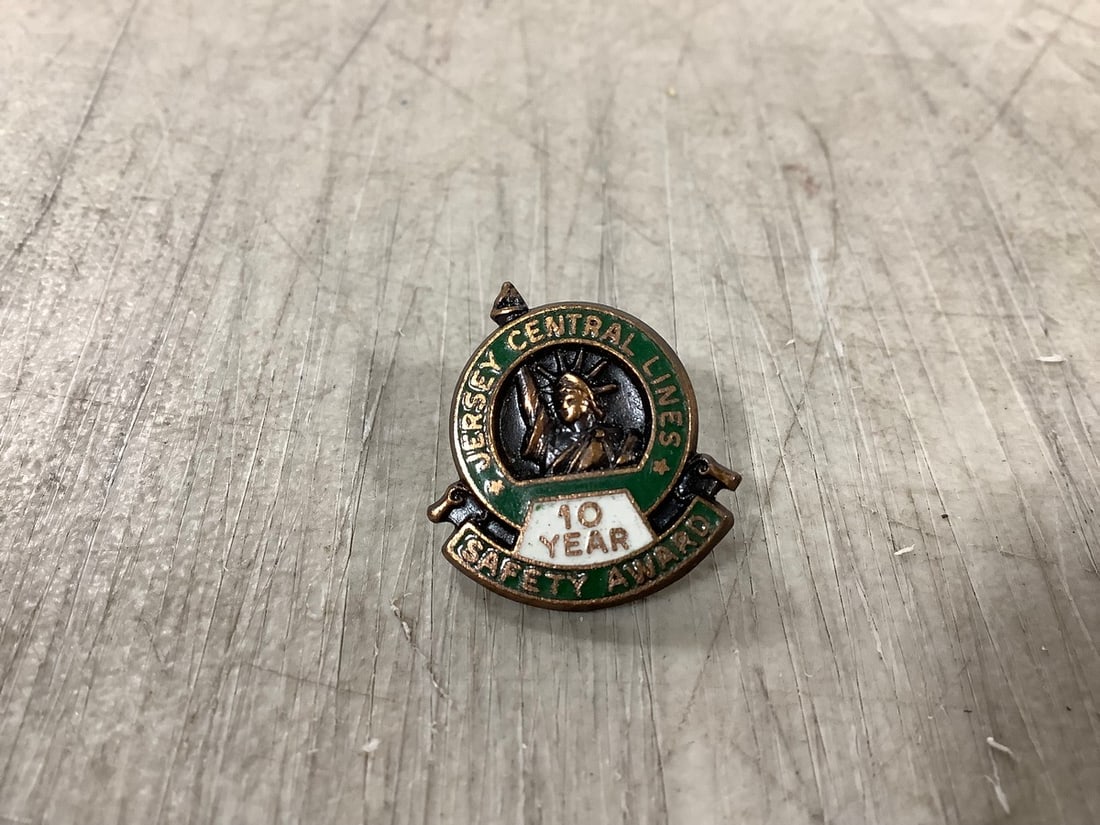 Jersey Central Railroad Pin: Jersey Central Railroad Pin