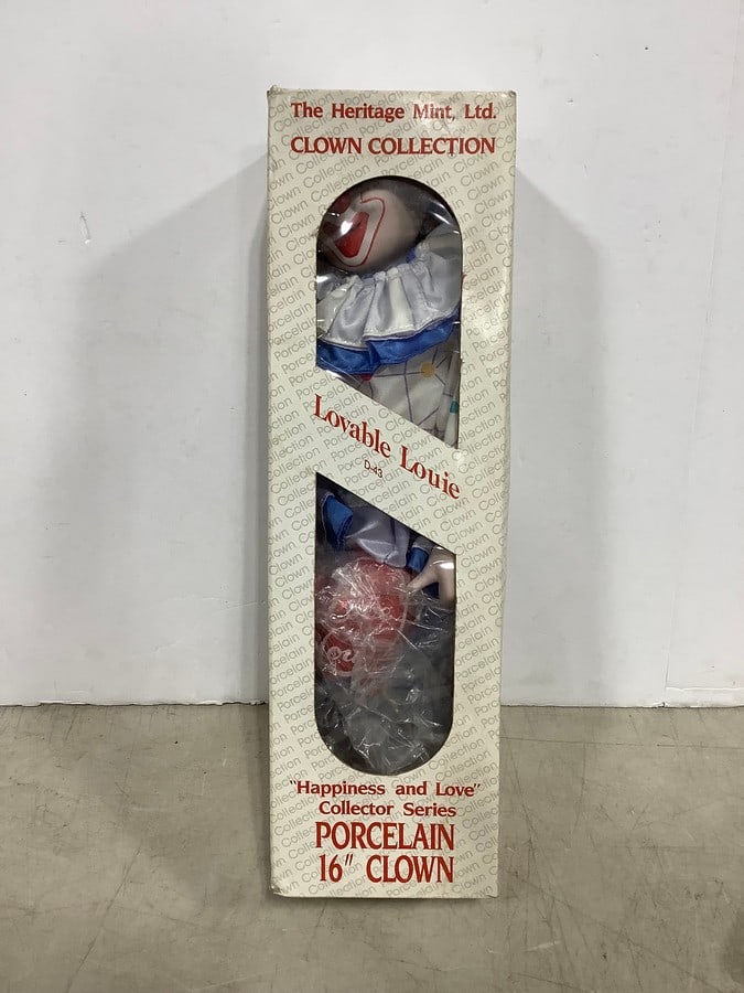The Heritage Mint Collection 16'' porcelain clown in box: The Heritage Mint Collection 16'' porcelain clown in box