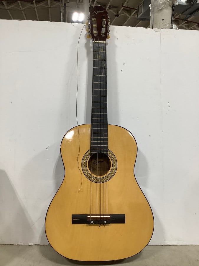 Lyons acoustic guitar(one string needs repair): Lyons acoustic guitar(one string needs repair)