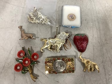 Vintage pins and broaches