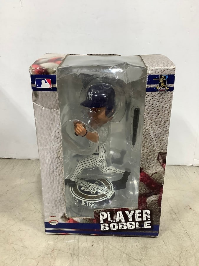 NY Yankees Derek Jeter player bobble collectible in box (1 of 1)
