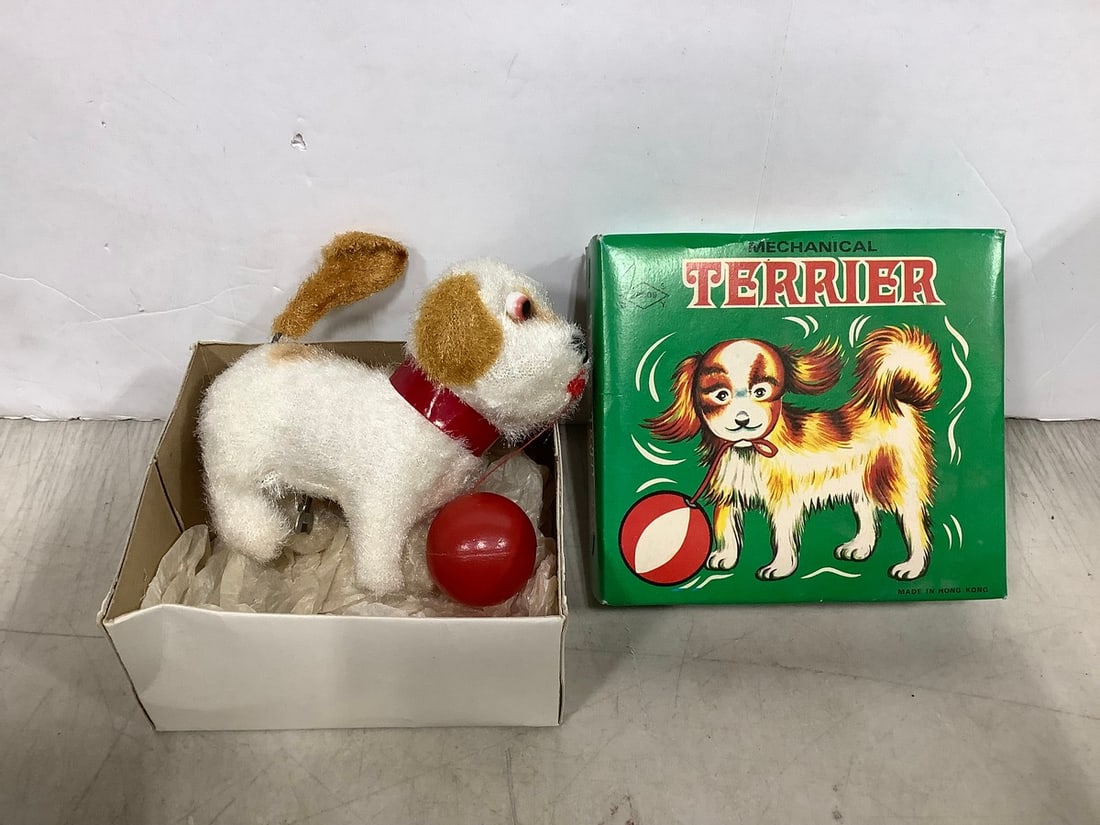 Mechanical Terrier vintage toy in box: Mechanical Terrier vintage toy in box