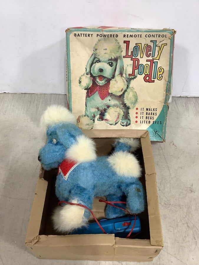 Lovely Poodle vintage battery powered remote control toy (1 of 1)
